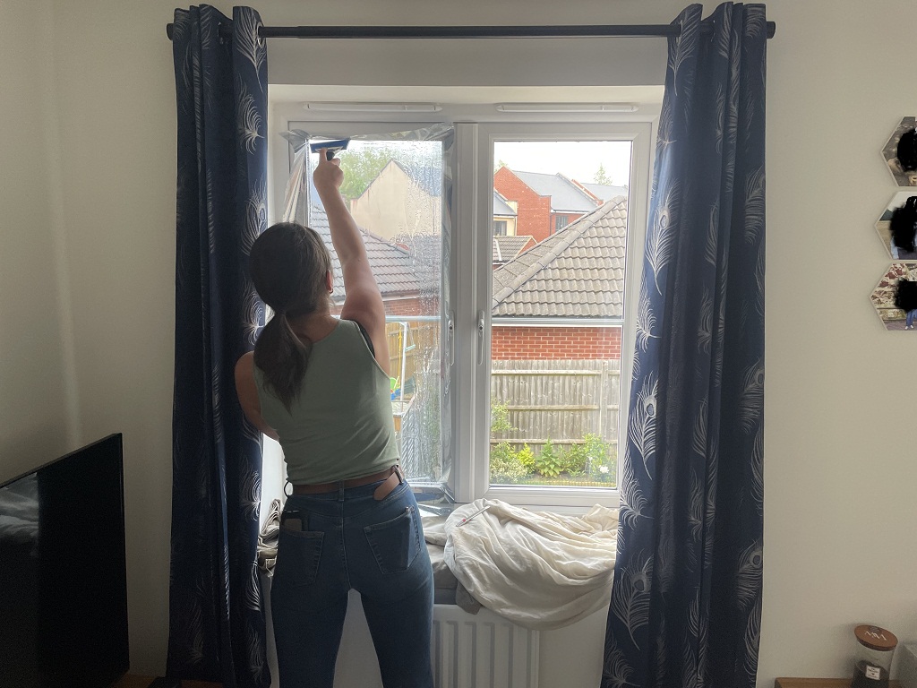 Example of heat reduction on a bedroom window